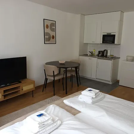 At Famous Storchengasse - Stork 44 *