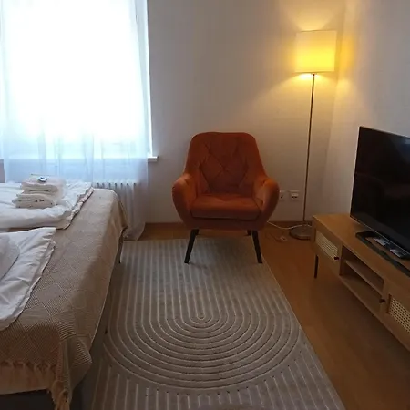 At Famous Storchengasse - Stork 44 *