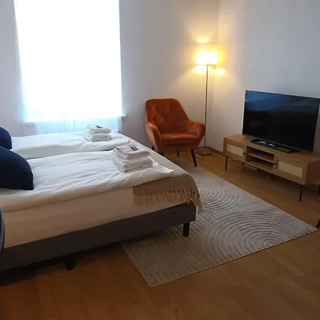 At Famous Storchengasse - Stork 44 Curych