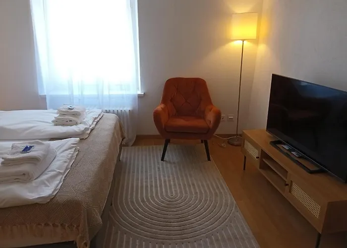 At Famous Storchengasse - Stork 44 *